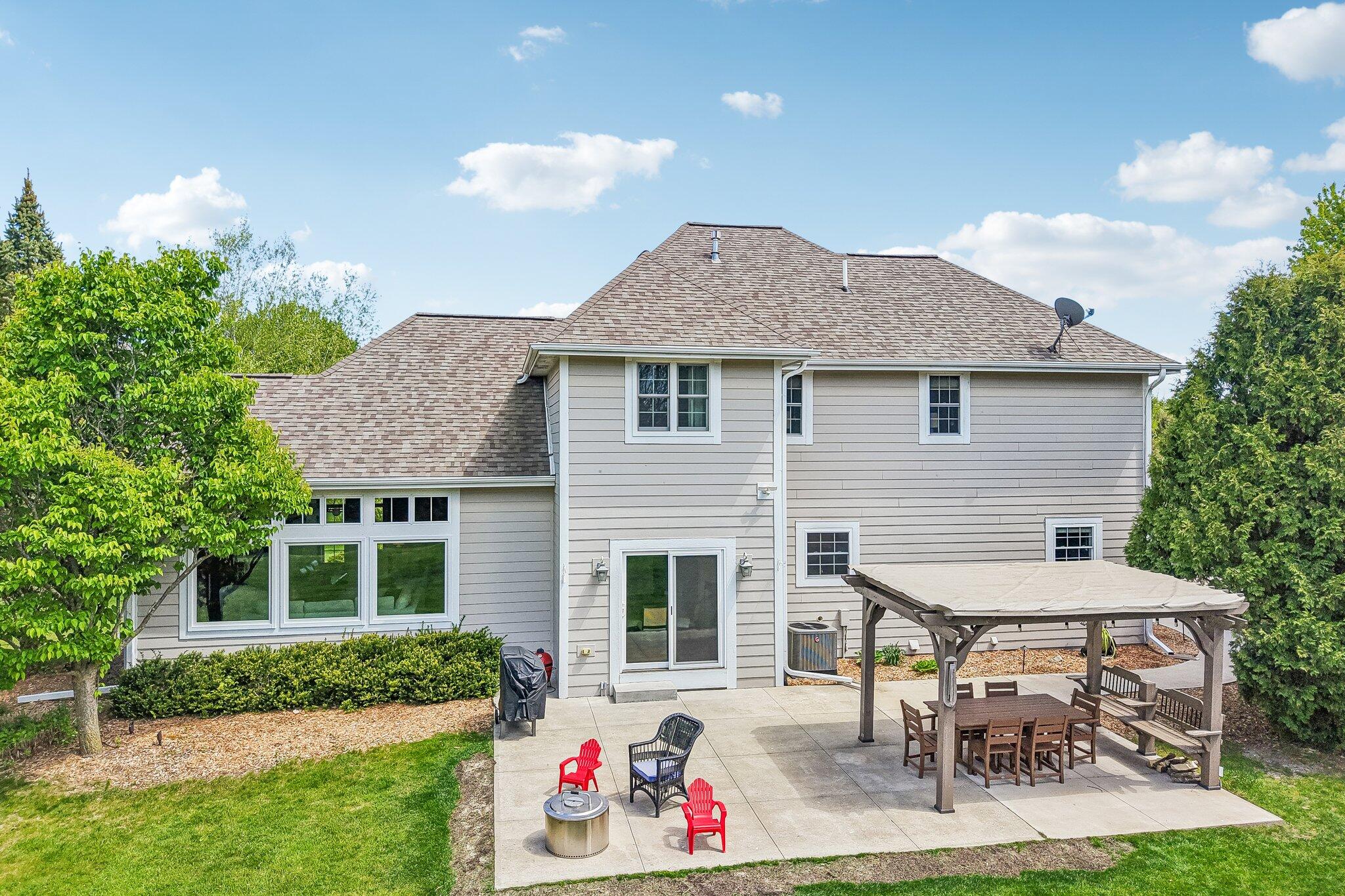 2335 Forest Run Summit, WI 53066 - Photo 45 of 60 Rear