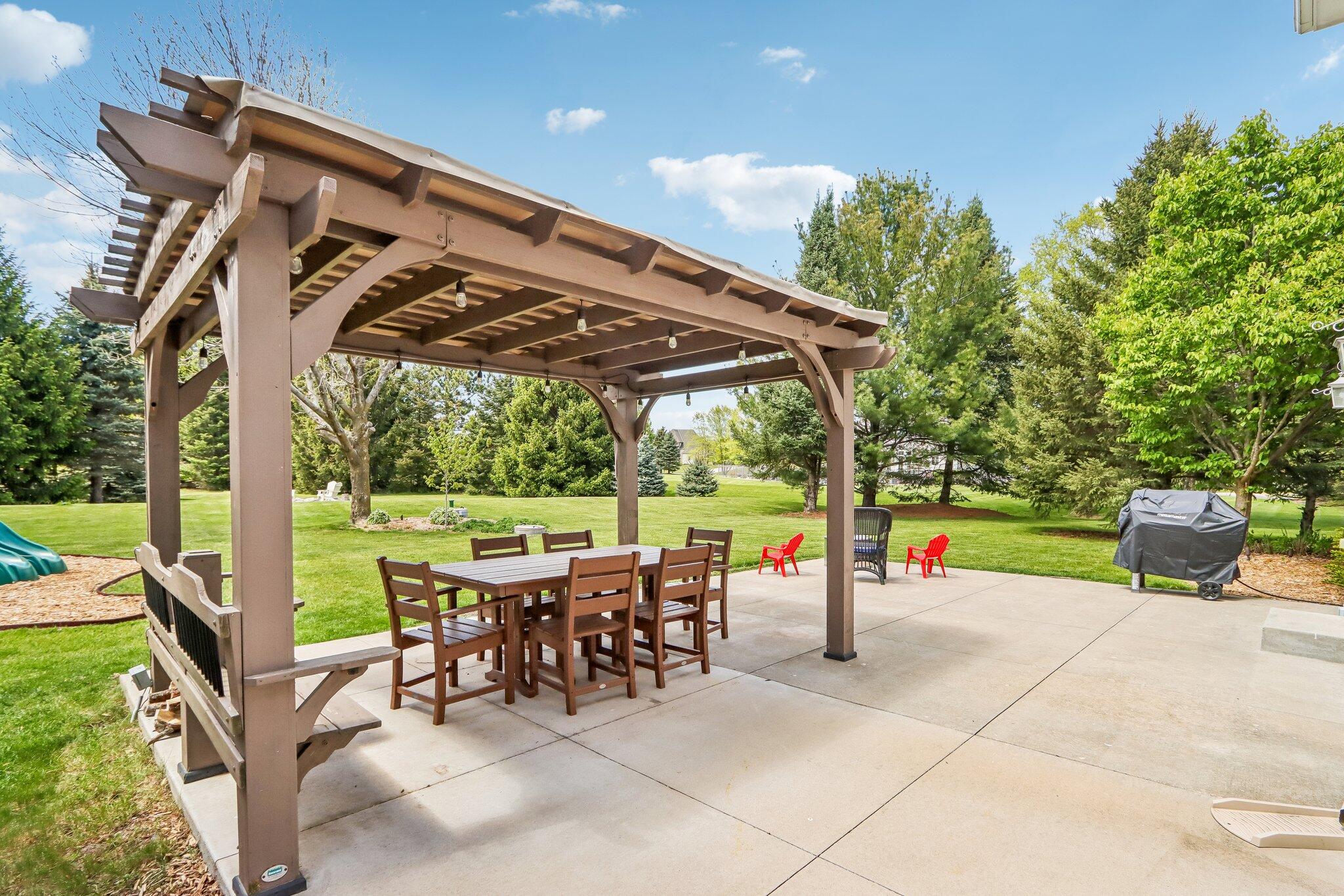 2335 Forest Run Summit, WI 53066 - Photo 48 of 60 Pergola Included!
