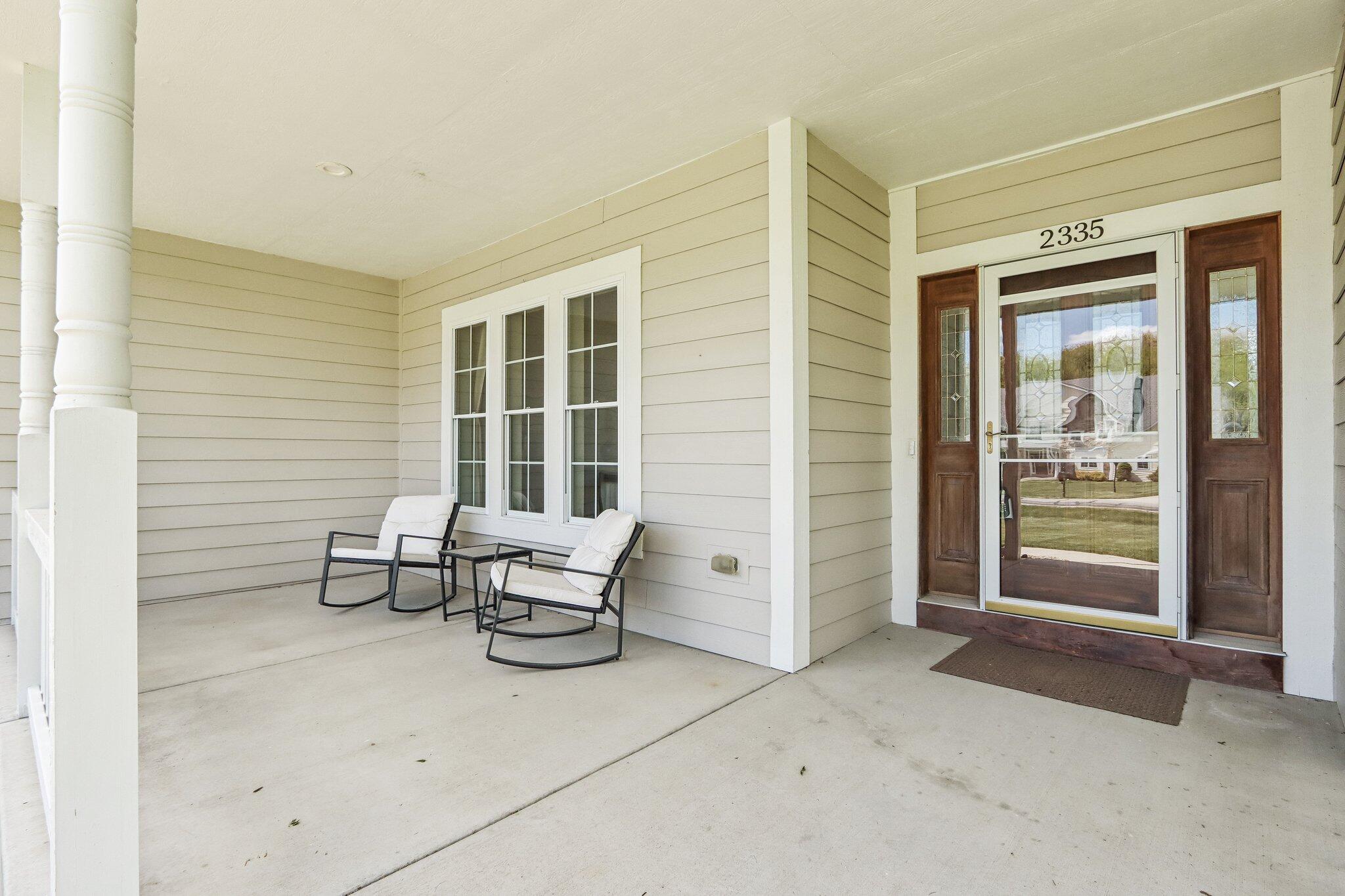 2335 Forest Run Summit, WI 53066 - Photo 50 of 60 Front Porch