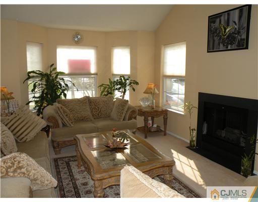 90 Orion Road Piscataway, NJ 08854 - Photo 3 of 10 Gallery Image 3