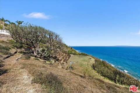 $2,500,000 | 20542 Seaboard Road, Malibu, CA 90265