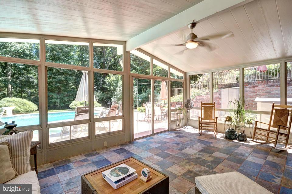 5621 Heming Avenue Springfield, VA 22151 - Photo 22 of 30 Interior (General)