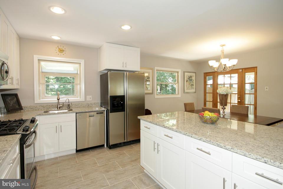5621 Heming Avenue Springfield, VA 22151 - Photo 8 of 30 Kitchen