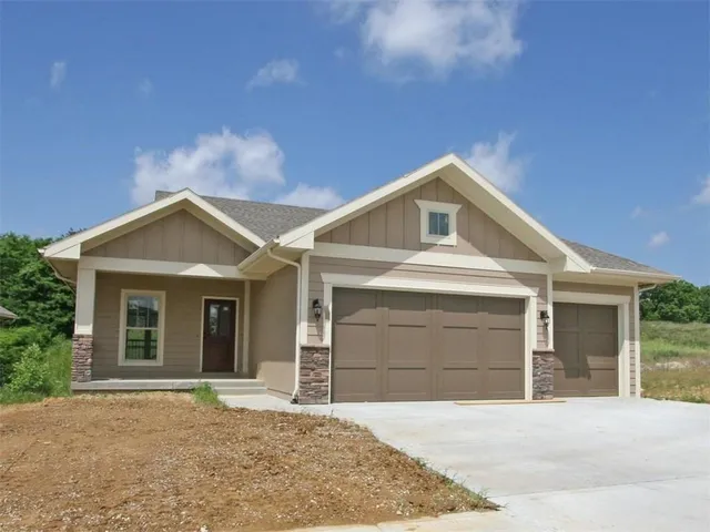 $729,900 | 4815 Northwest Martin Street, Riverside, MO 64150