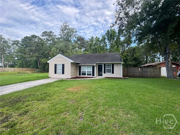 $2,095 | 426 Piercefield Drive, Richmond Hill, GA 31324