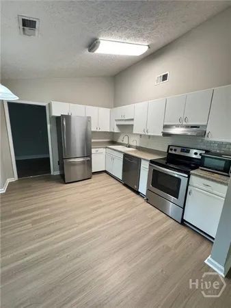 $2,095 | 426 Piercefield Drive, Richmond Hill, GA 31324