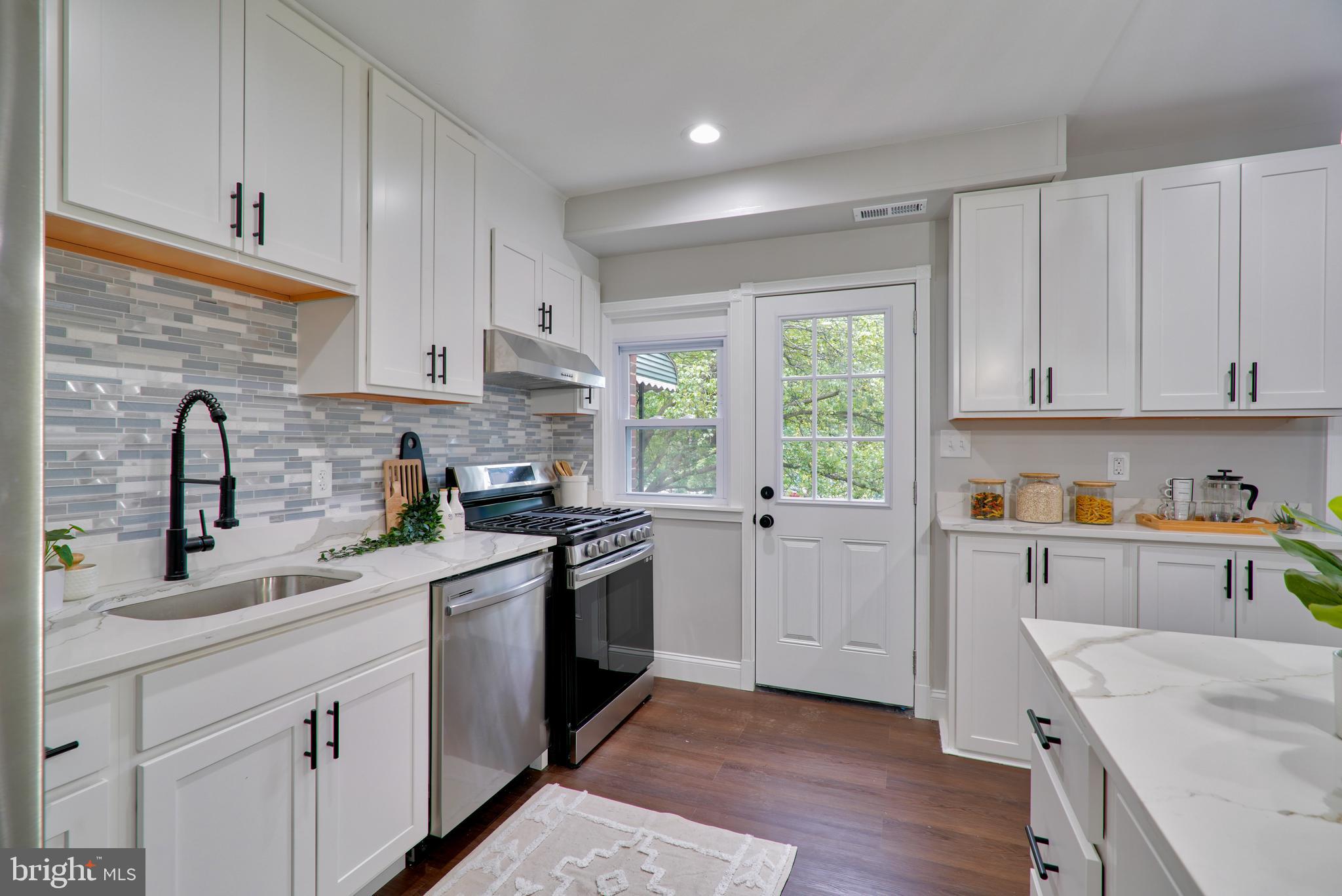1509 Roundhill Road Baltimore, MD 21218 - Photo 8 of 35 Gallery Image 8