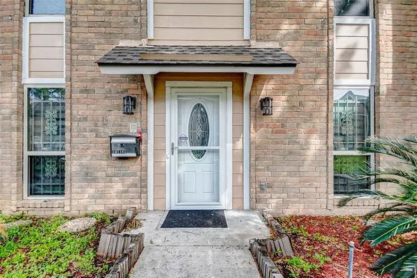 $2,300 | 10716 Briar Forest Drive, Unit 30, Houston, TX 77042