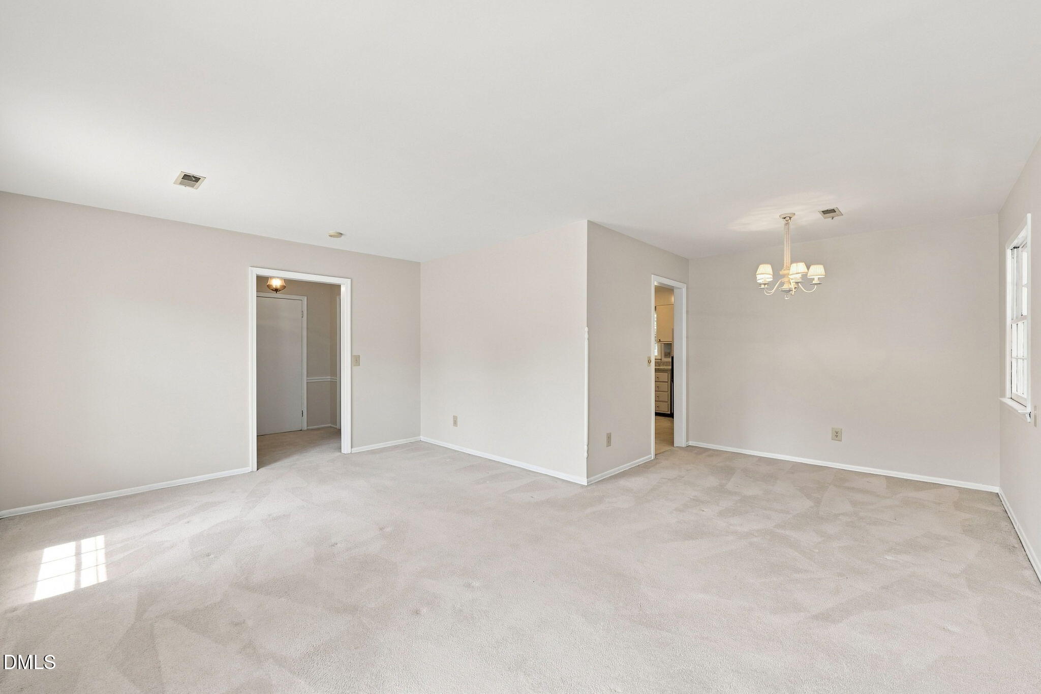 2371 Buckingham Road Burlington, NC 27217 - Photo 11 of 36 16-web-or-mls-IMG_4403