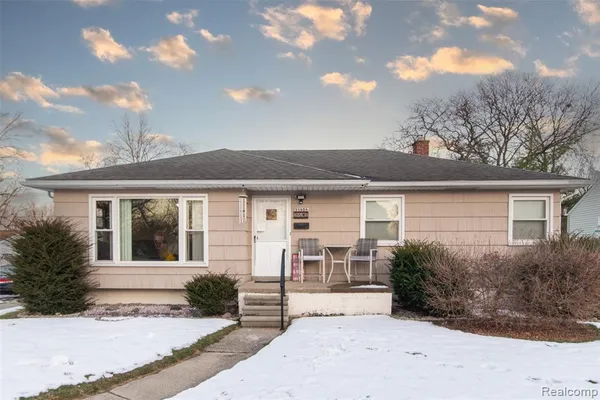$169,999 | 21858 Pleasant Avenue, Eastpointe, MI 48021
