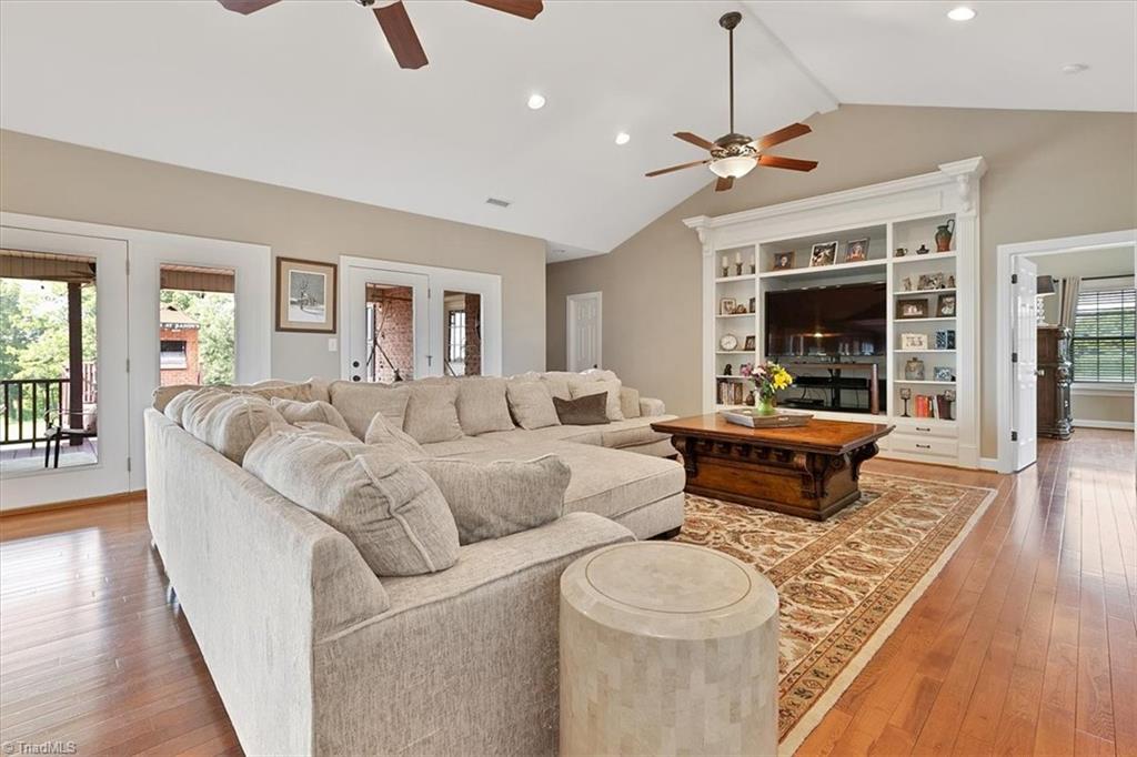 935 Robert Beck Road Lexington, NC 27292 - Photo 12 of 45 Living room