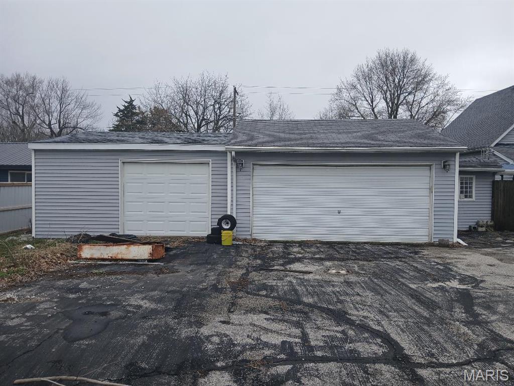 398 Dorsey Road Gillespie, IL 62033 - Photo 4 of 21