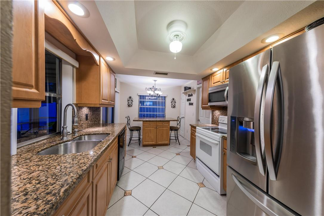 22210 Southwest 58th Avenue Boca Raton, FL 33428 - Photo 6 of 24 Photo 6