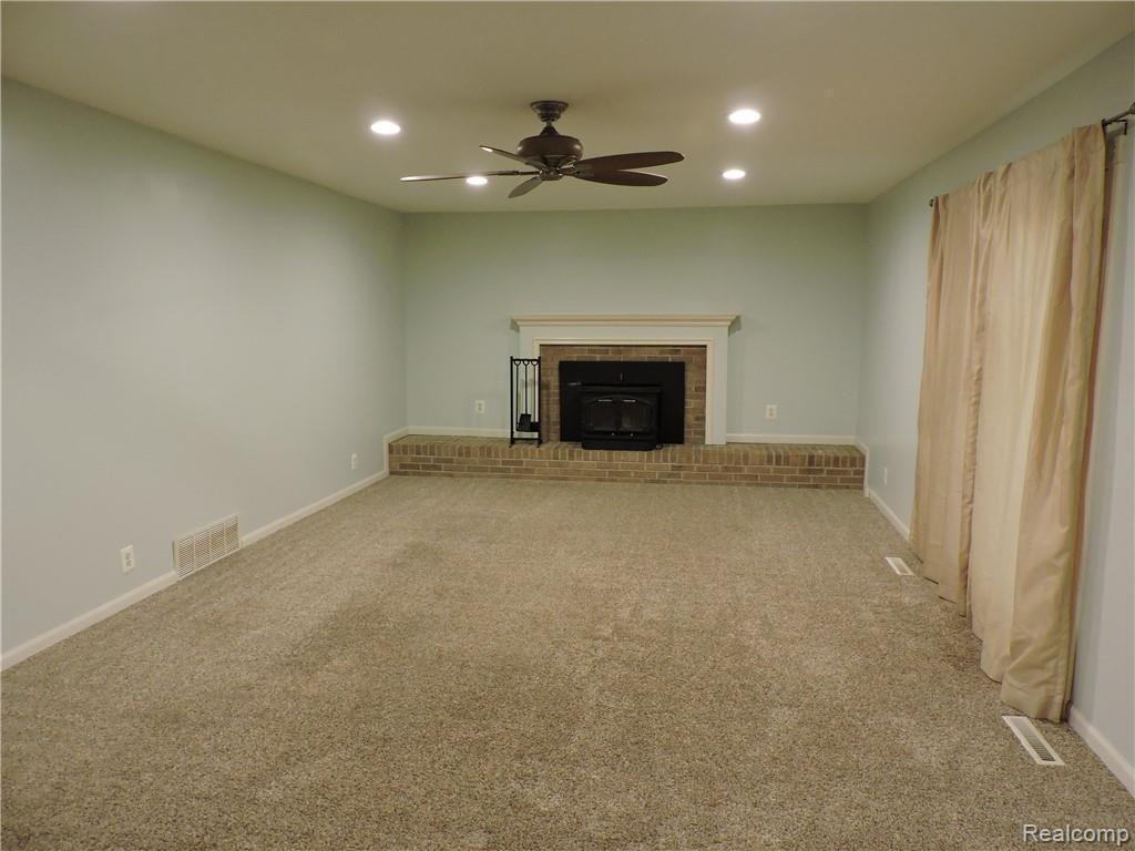 2173 Covert Road Burton, MI 48509 - Photo 7 of 35 7.JPG