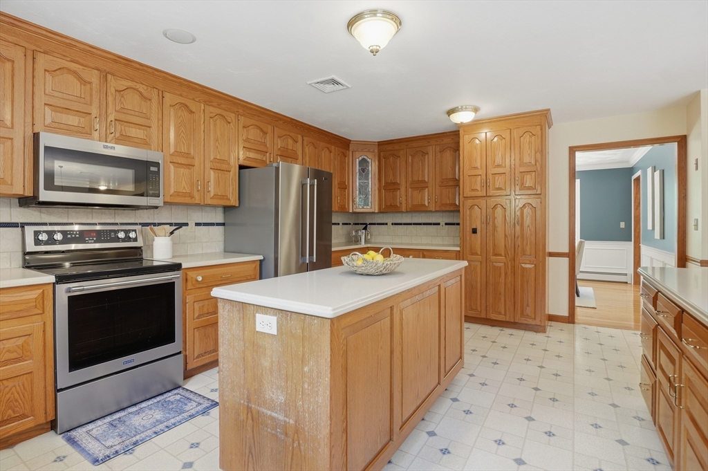 45 Mendon Street Upton, MA 01568 - Photo 12 of 37