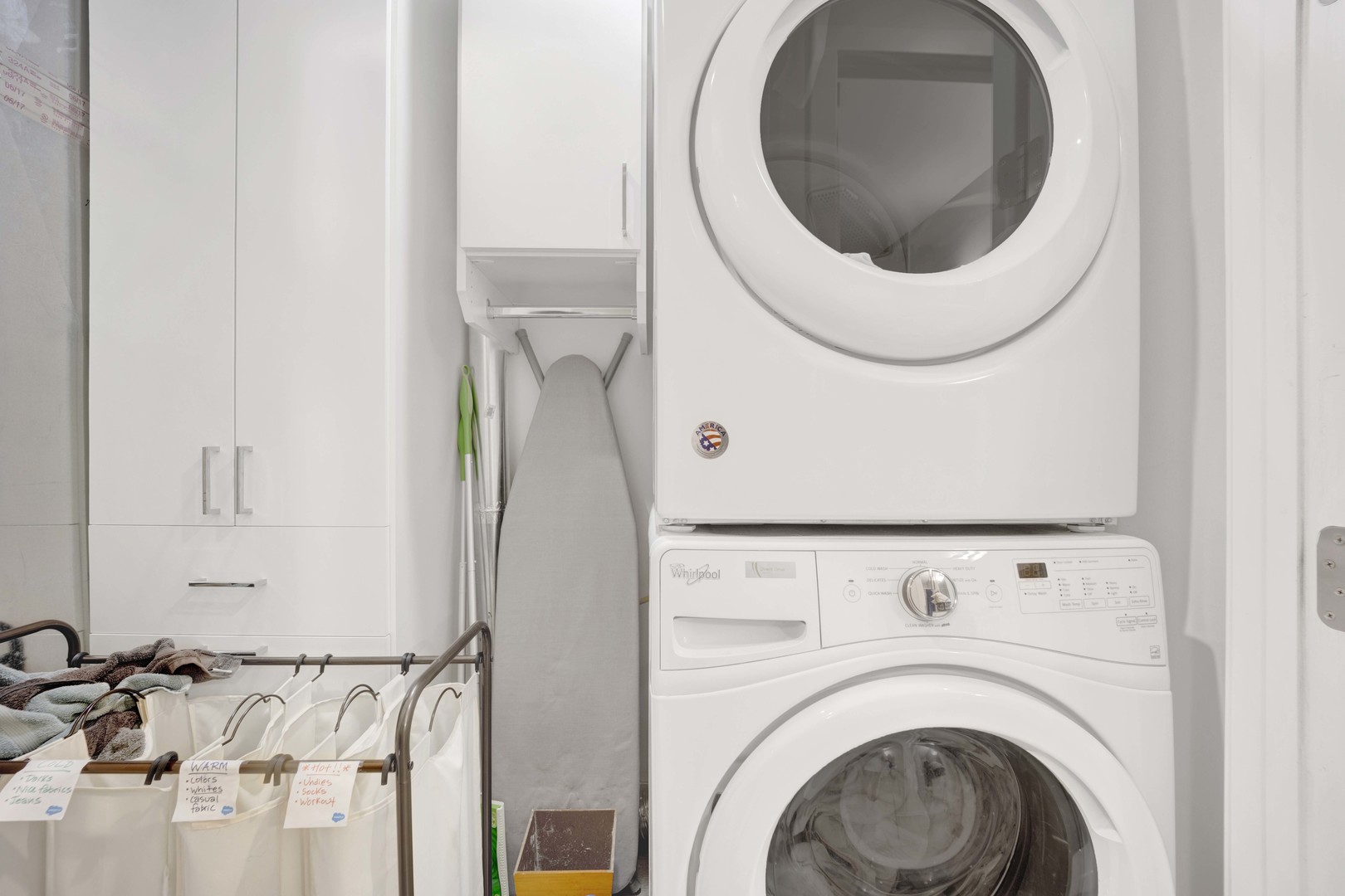 2140 West Rice Street, Unit 1W Chicago, IL 60622 - Photo 19 of 25 a utility room with dryer and washer