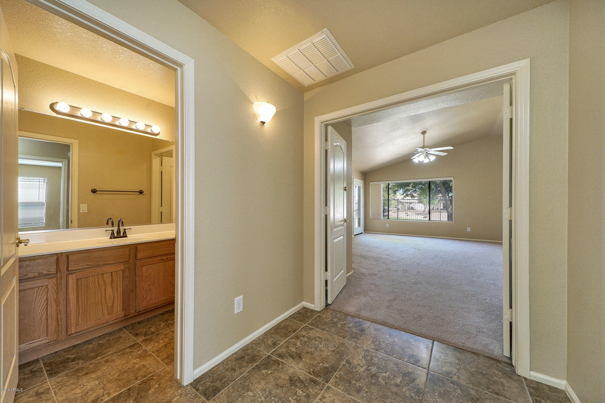 3876 East Baranca Road Gilbert, AZ 85297 - Photo 20 of 43 121-MasterBedroom_Entry