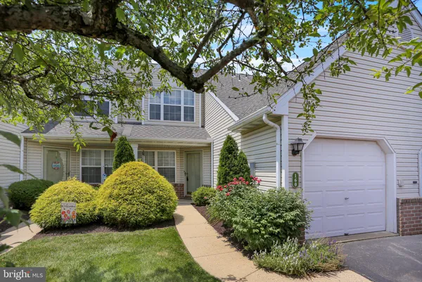 $275,000 | 160 Hickory Lane, Wyomissing, PA 19610