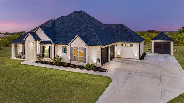 $695,000 | 101 Trail Ridge, Weatherford, TX 76087