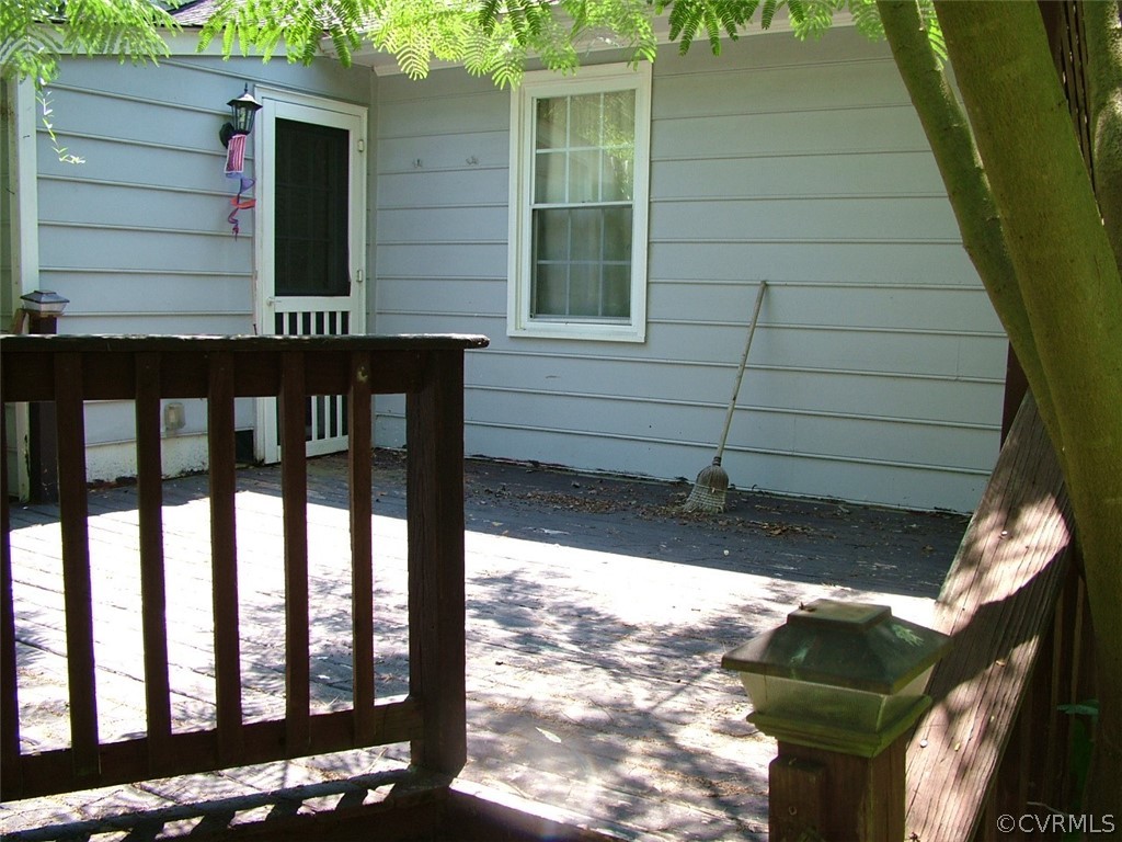 7401 Narrowridge Road Henrico, VA 23231 - Photo 2 of 23 rear deck