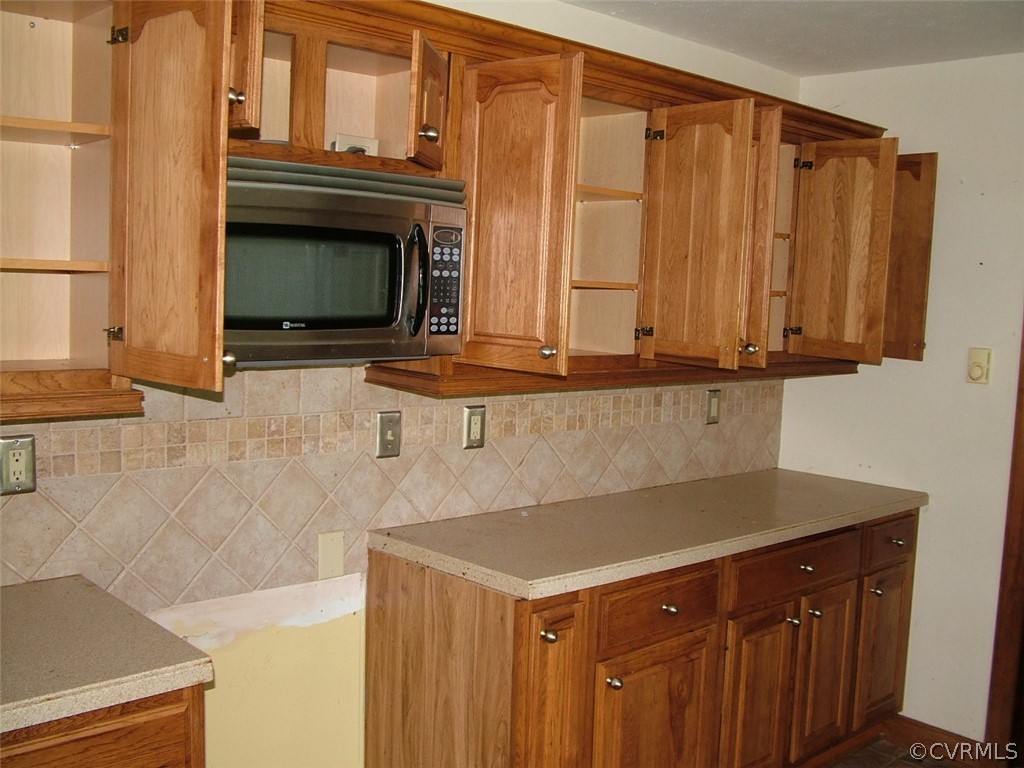 7401 Narrowridge Road Henrico, VA 23231 - Photo 9 of 23 stainless maytag microwave above space for stove