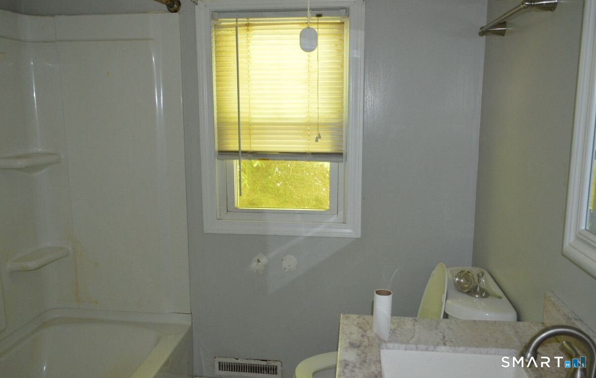 281 Hart Street Bristol, CT 06010 - Photo 11 of 13