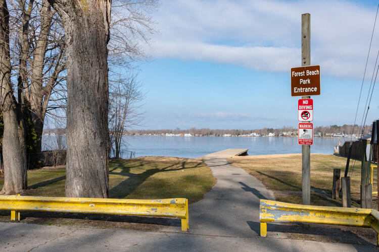 7979 Forest Beach Road Watervliet, MI 49098 - Photo 32 of 45 7979 Forest Beach Rd Public access la