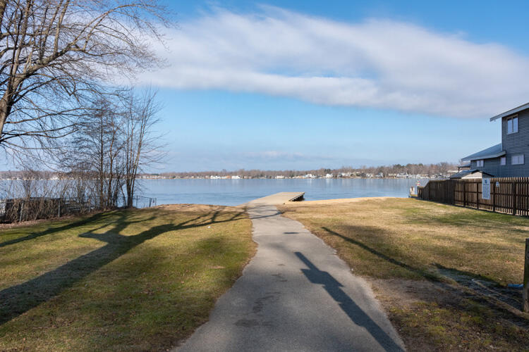 7979 Forest Beach Road Watervliet, MI 49098 - Photo 33 of 45 7979 Forest Beach Rd Public access la