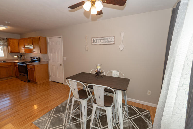 7979 Forest Beach Road Watervliet, MI 49098 - Photo 3 of 45 7979 Forest Beach Rd Dining room 2