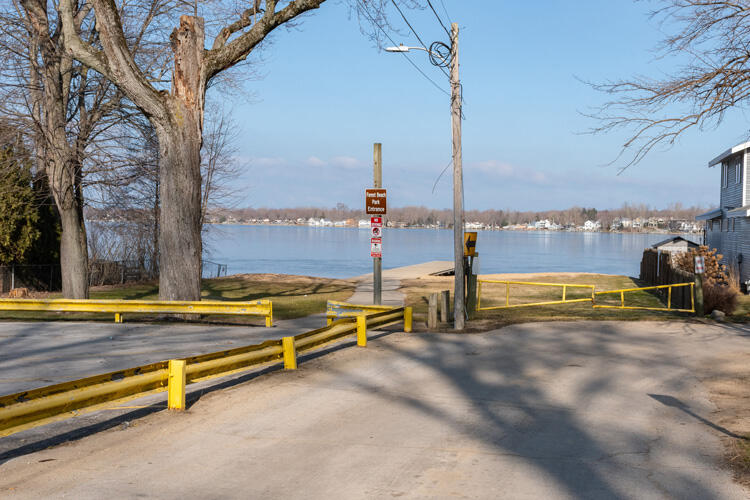 7979 Forest Beach Road Watervliet, MI 49098 - Photo 43 of 45 7979 Forest Beach Rd Public access la