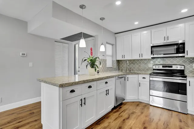 $320,000 | 4771 Northwest 22nd Street, Unit 42121, Pompano Beach, FL 33063