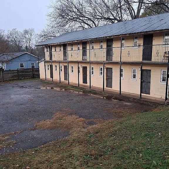 1181 Garibaldi Street Southwest Atlanta, GA 30310 - Photo 2 of 15