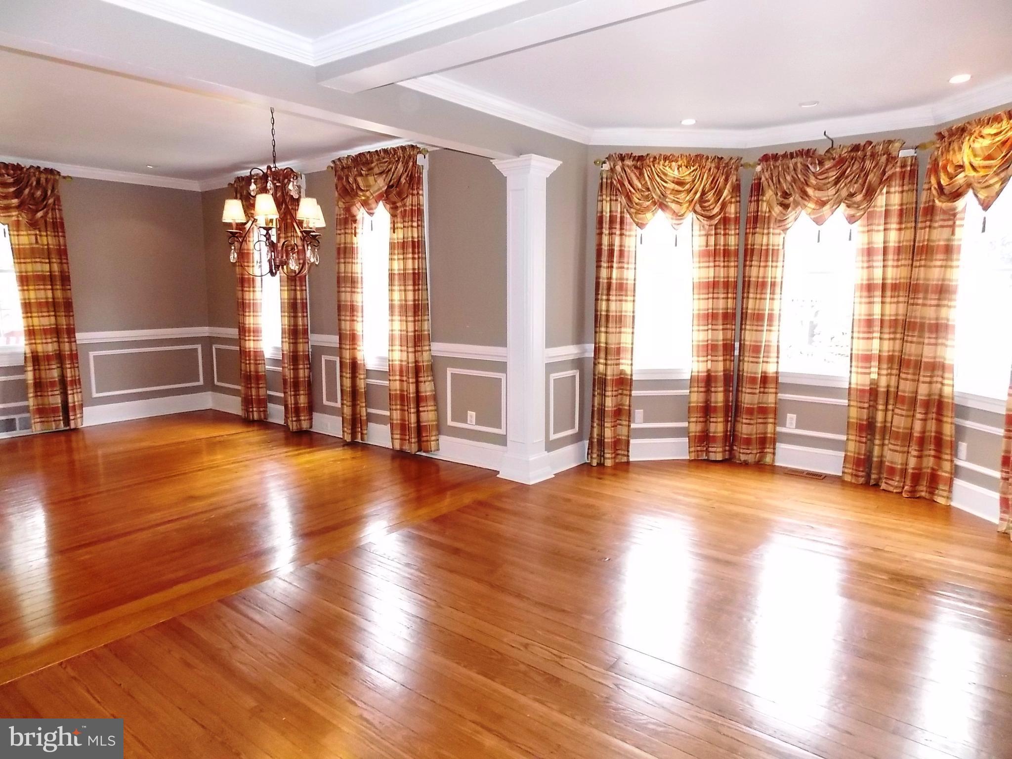 11409 Raphel Road Upper Falls, MD 21156 - Photo 21 of 30 Living Room