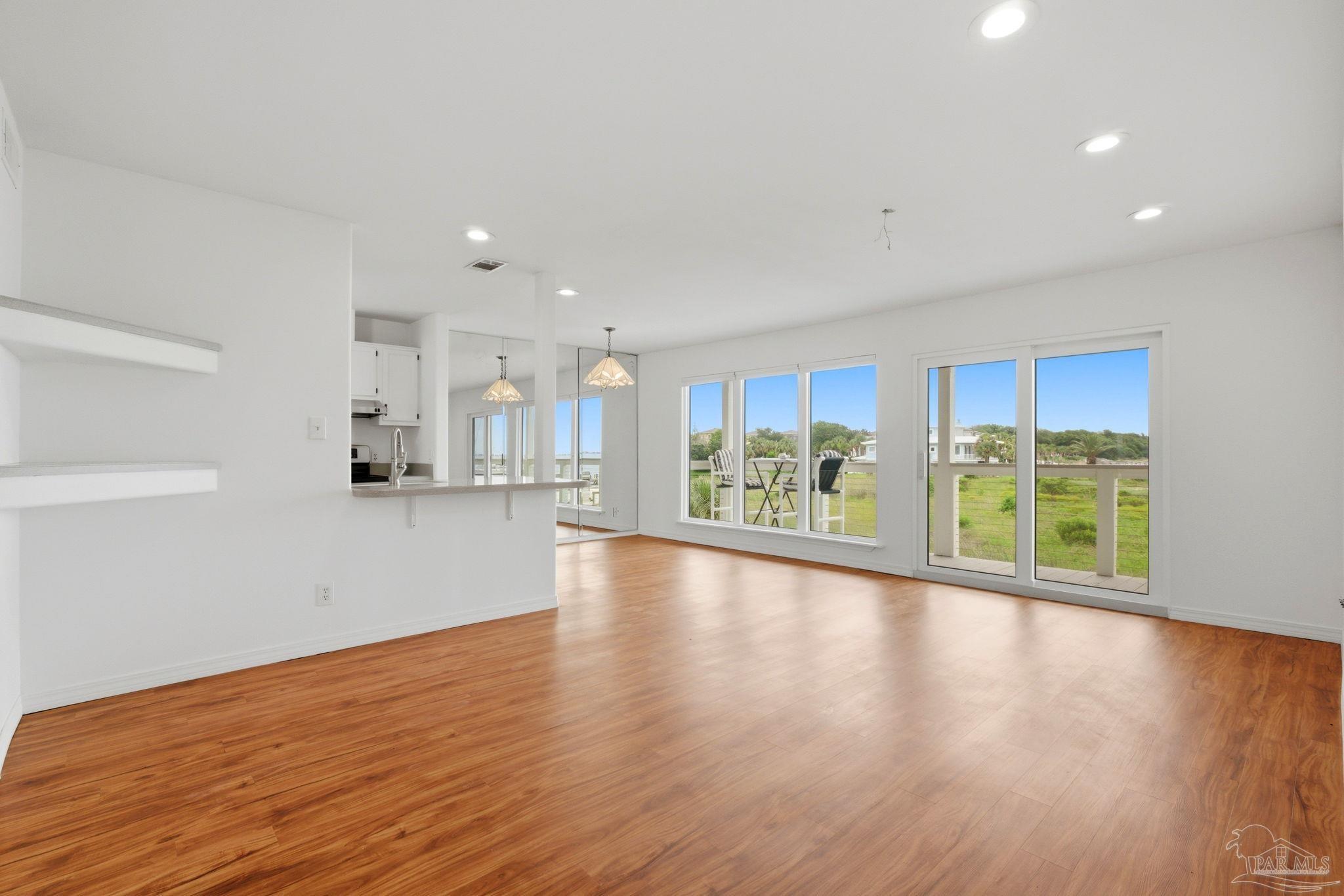 200 Pensacola Beach Road, Unit M3 Gulf Breeze, FL 32561 - Photo 4 of 40