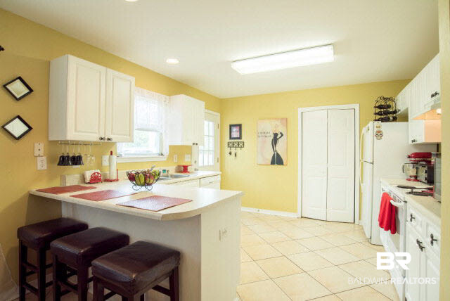 2300 East 4th Street Gulf Shores, AL 36542 - Photo 17 of 26 Kitchen