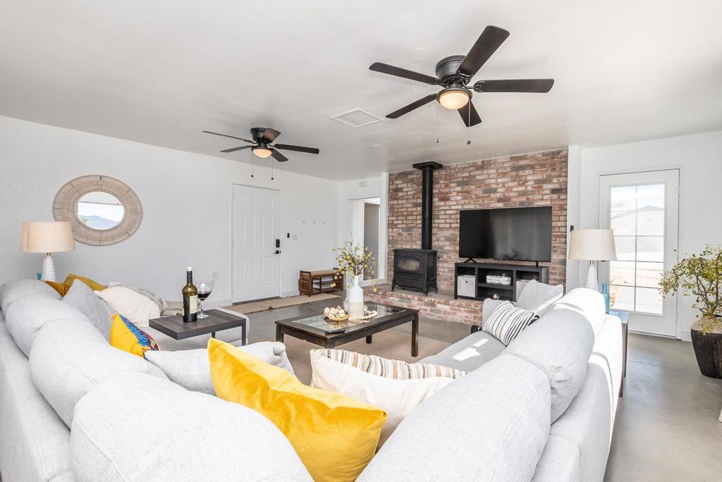 6295 Avila Road Yucca Valley, CA 92284 - Photo 12 of 75