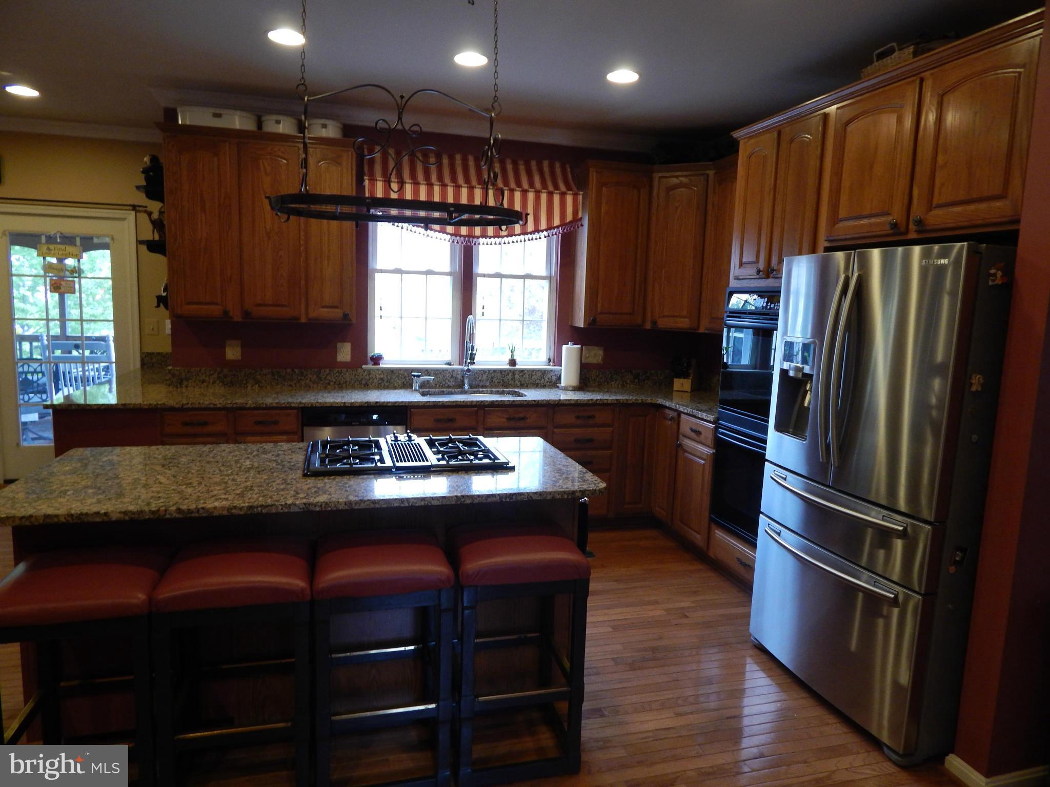 13927 Falconcrest Road Germantown, MD 20874 - Photo 3 of 29 Kitchen