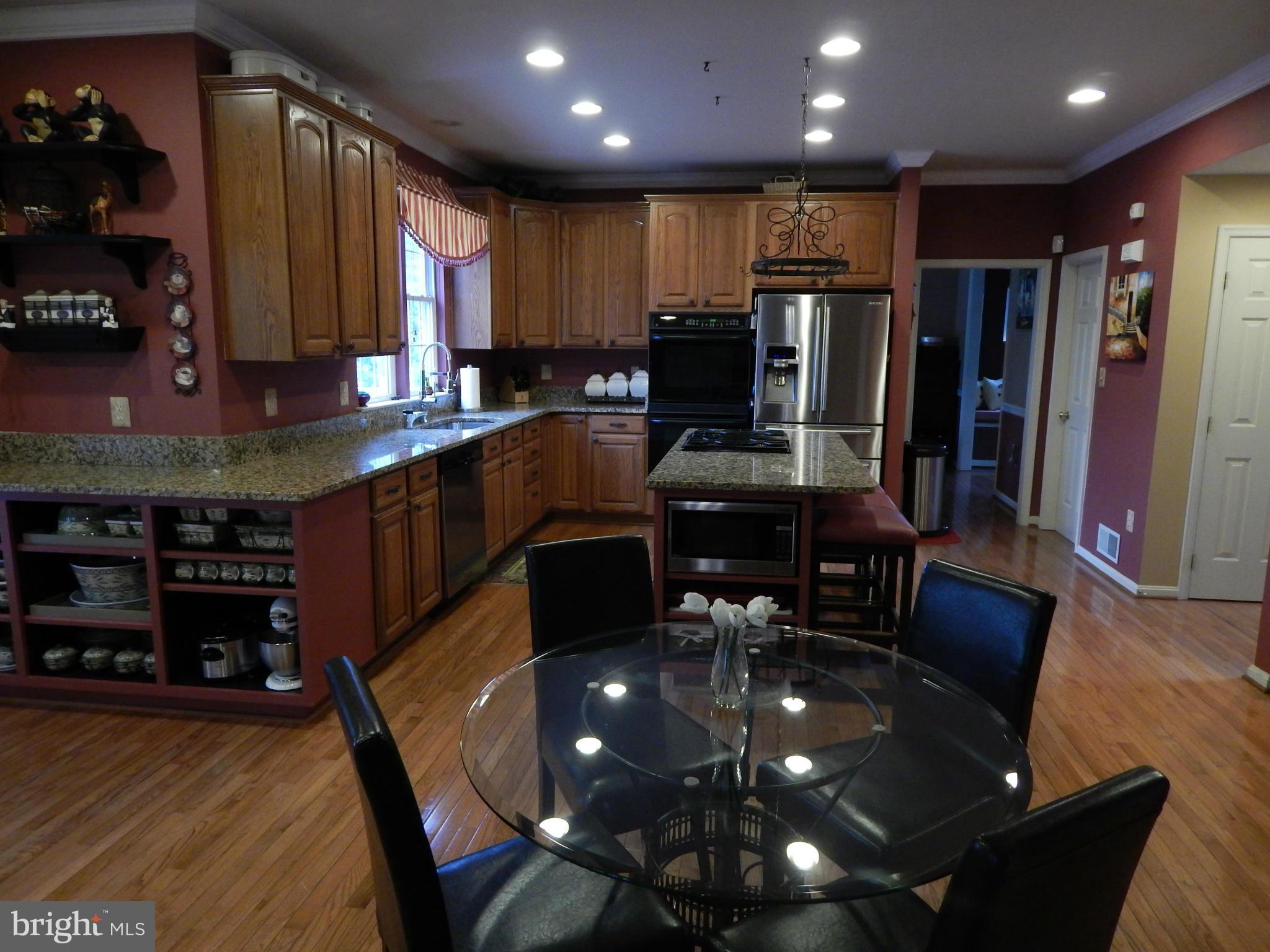 13927 Falconcrest Road Germantown, MD 20874 - Photo 4 of 29 Kitchen