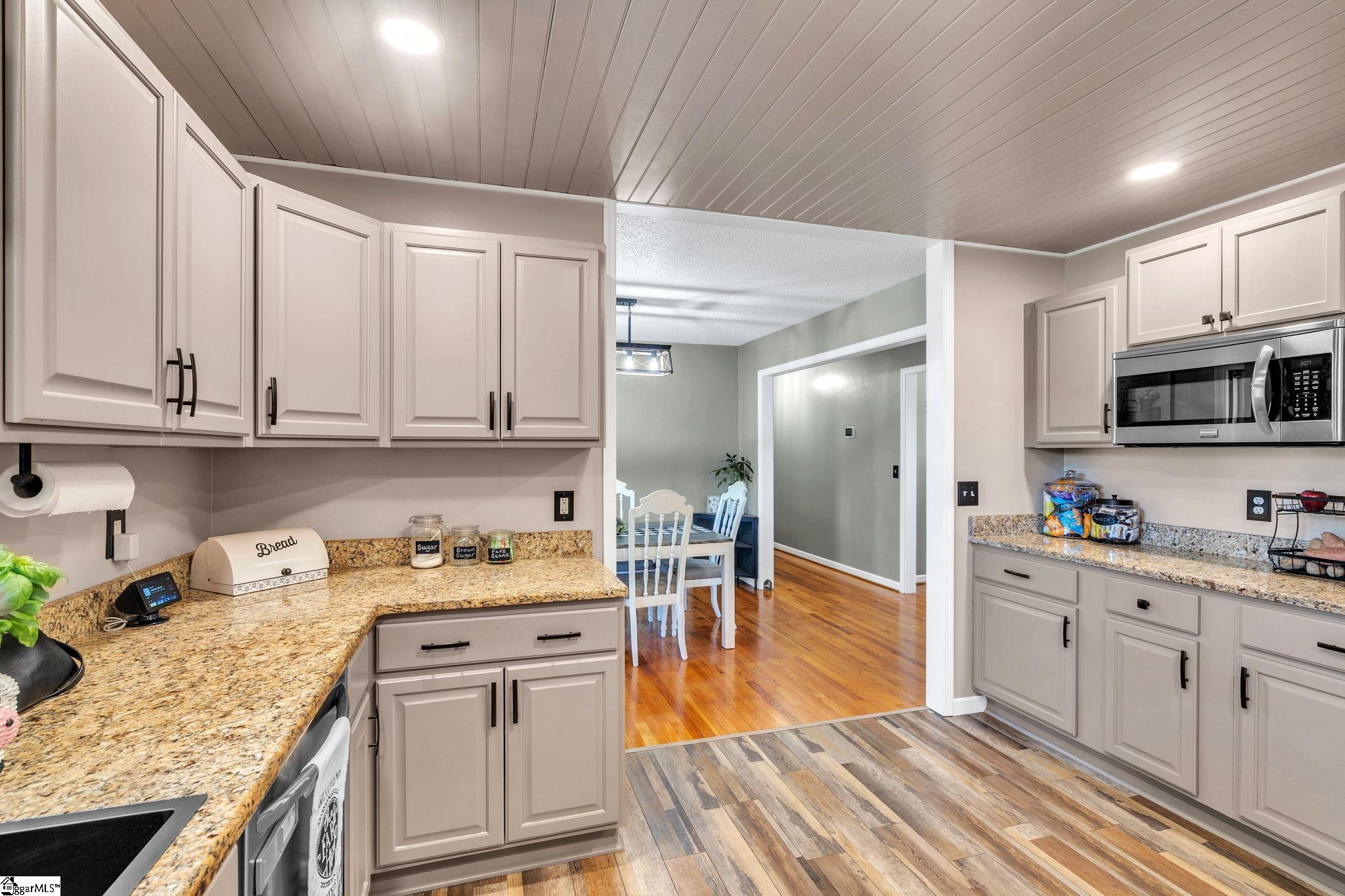 425 Hannon Road Inman, SC 29349 - Photo 13 of 32