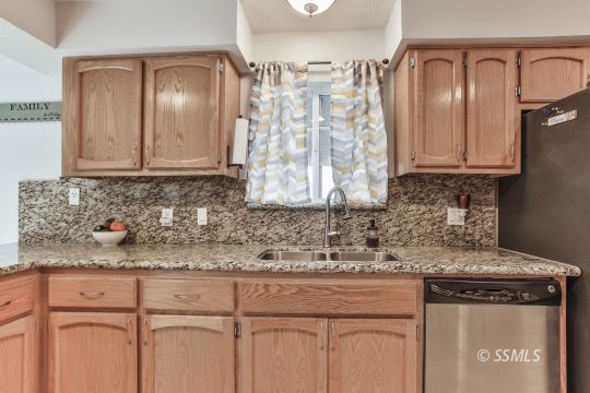 610 North Brady Street Ridgecrest, CA 93555 - Photo 8 of 36 Gallery Image 8