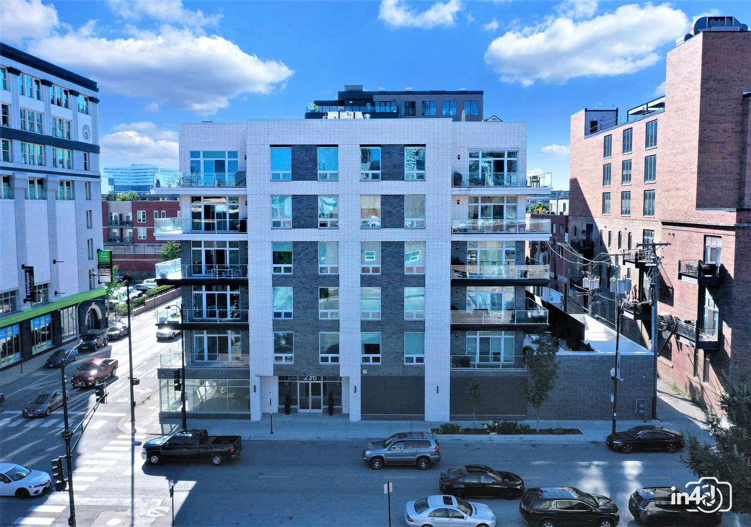 236 South Racine Avenue, Unit 201 Chicago, IL 60607 - Photo 2 of 45