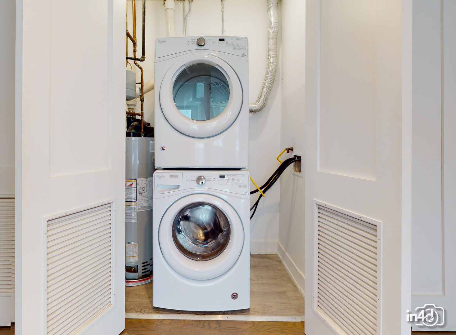236 South Racine Avenue, Unit 201 Chicago, IL 60607 - Photo 44 of 45 a utility room with dryer and washer