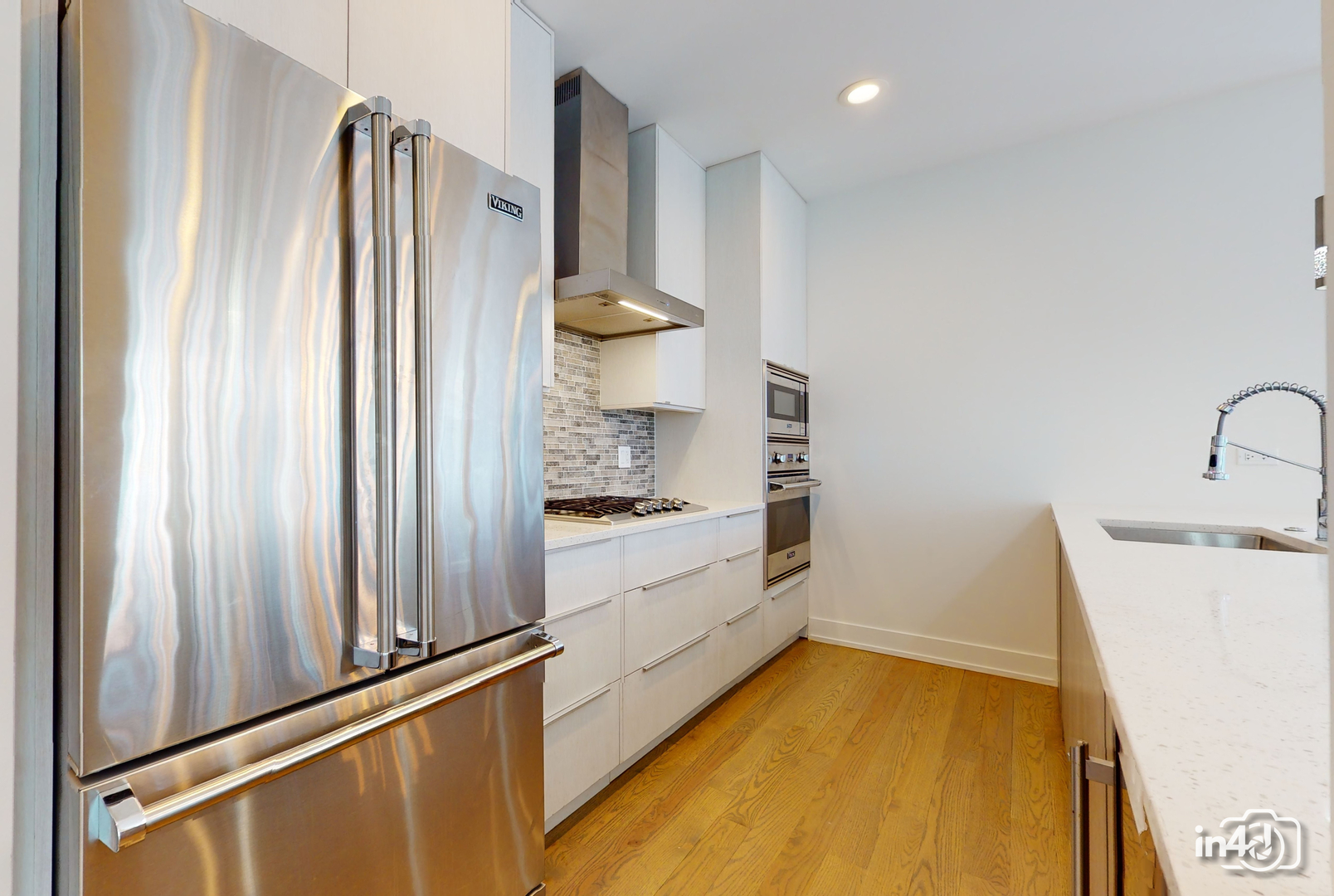 236 South Racine Avenue, Unit 201 Chicago, IL 60607 - Photo 10 of 45 a bathroom with a tub and a sink