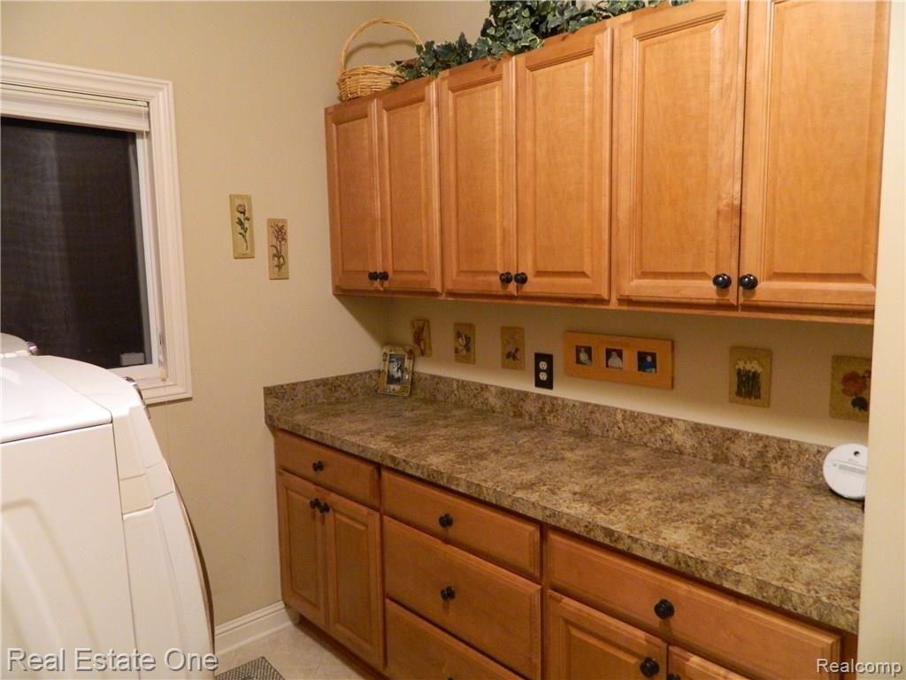 1053 Seville Road Rochester Hills, MI 48309 - Photo 37 of 66