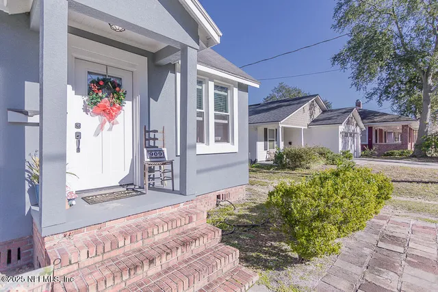 $2,000 | 909 Talbot Avenue, Jacksonville, FL 32205