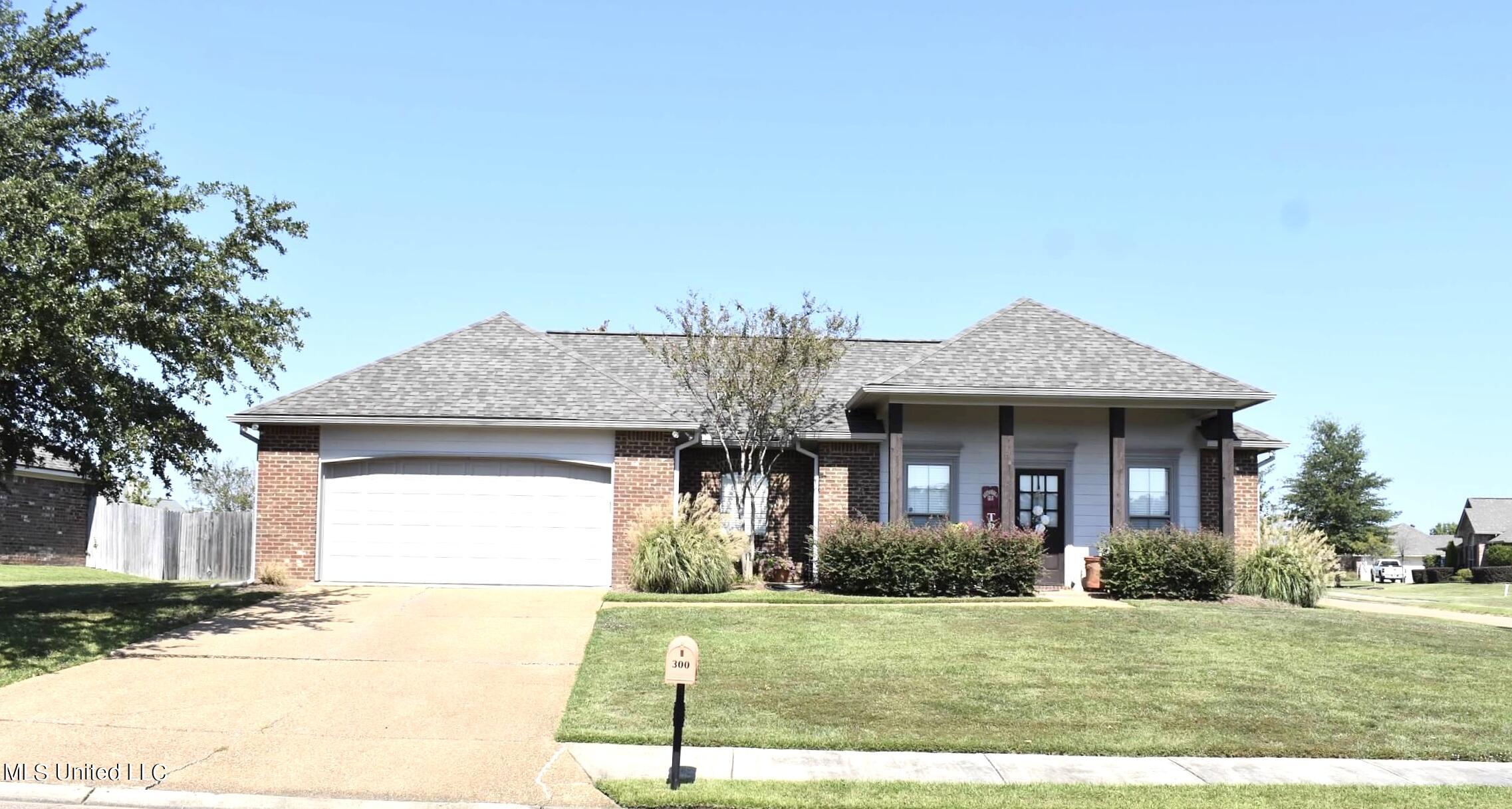 300 Springhill Point Brandon, MS 39047 - Photo 1 of 33 IMG_7304