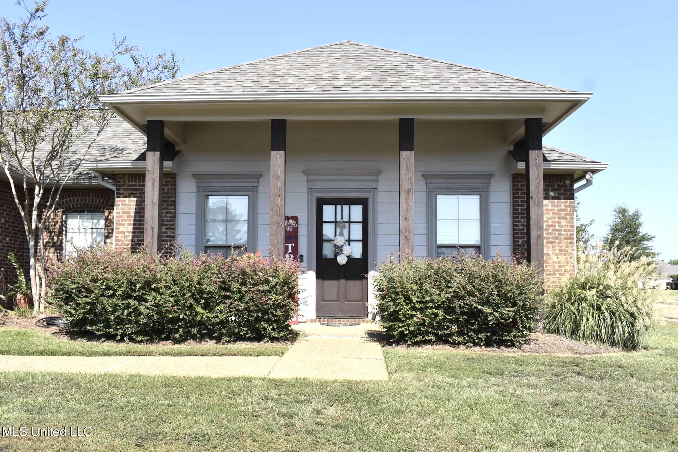 300 Springhill Point Brandon, MS 39047 - Photo 2 of 33 IMG_7283