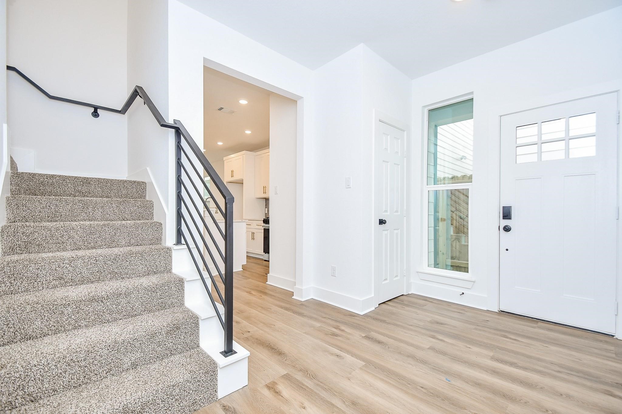 4911 Nichols Street Houston, TX 77020 - Photo 3 of 32