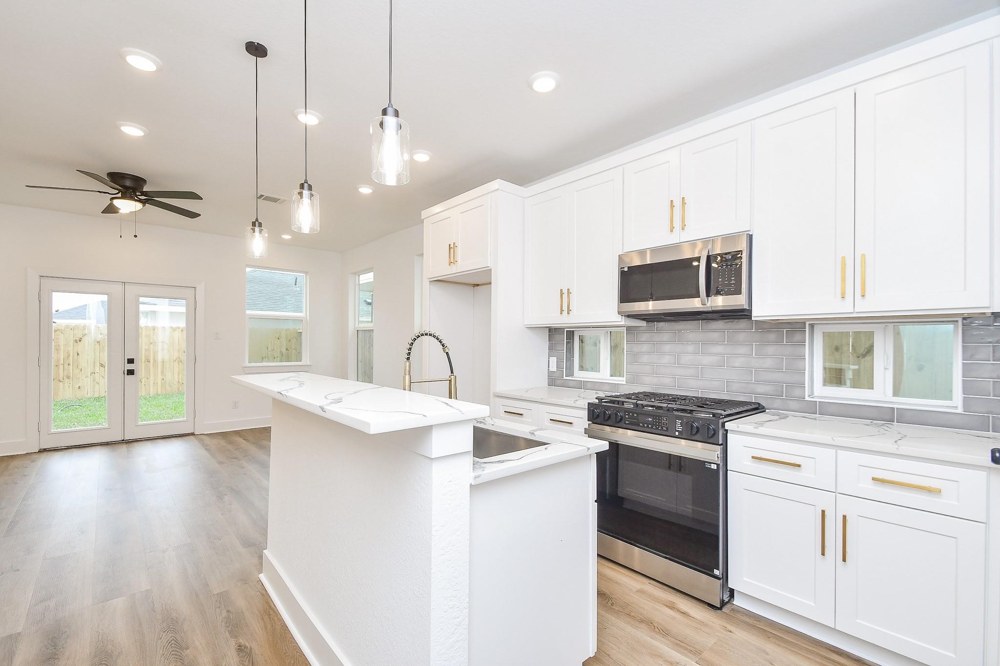 4911 Nichols Street Houston, TX 77020 - Photo 6 of 32