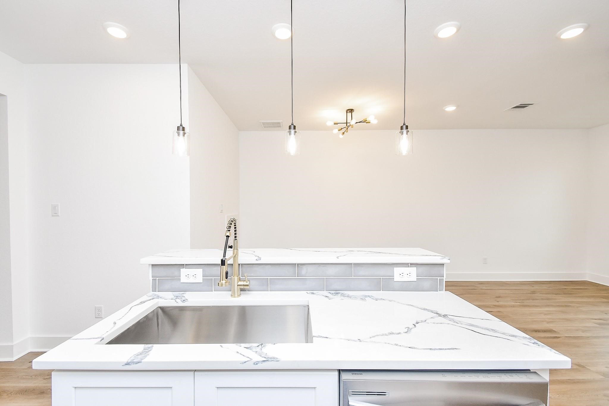 4911 Nichols Street Houston, TX 77020 - Photo 9 of 32